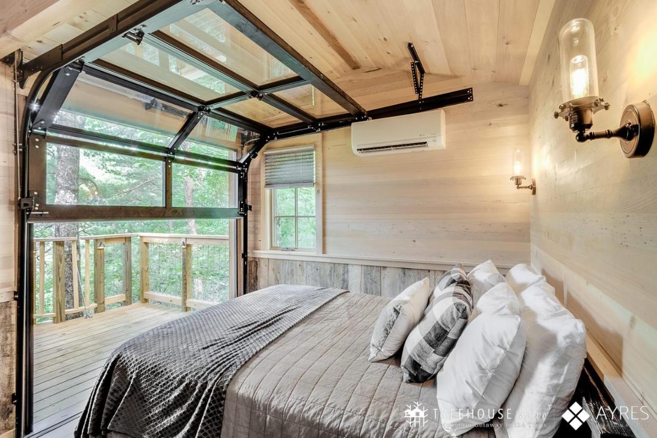 The Blackjack Oak In Treehouse Grove At Norton Creek Gatlinburg Exteriör bild